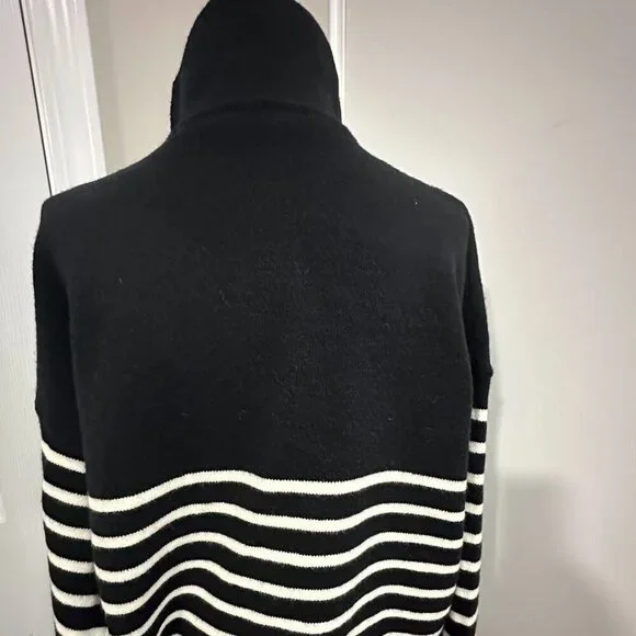 Black and White Striped Women's Sweater （L/XL） - Picture 6 of 16